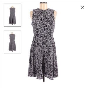 A line sleeveless casual dress